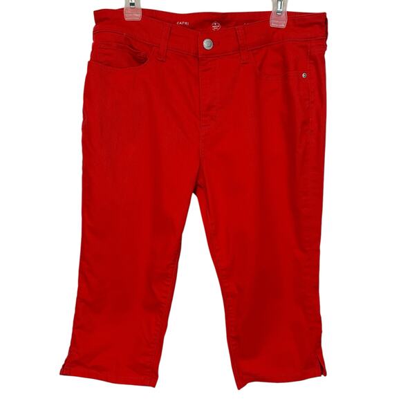 2/$15 St. John's Bay Slim Fit Capri Jeans Red Denim Cropped Petite Size 14P - Picture 3 of 6